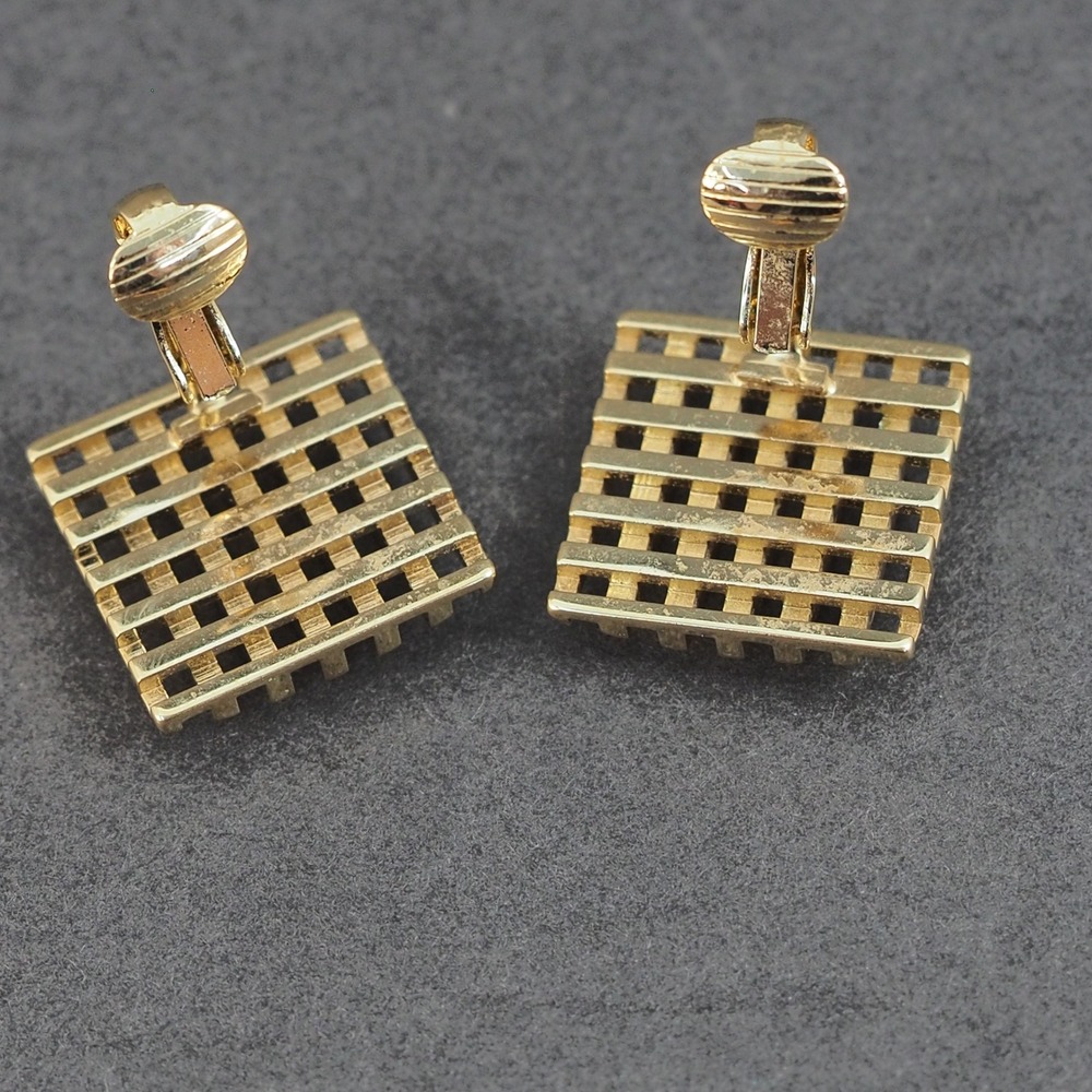 Avon Clip On Earrings Gold Tone Geometric Checkerboard Basketweave Square Grid - Picture 6 of 7